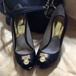 Michael kores wedges size 6M